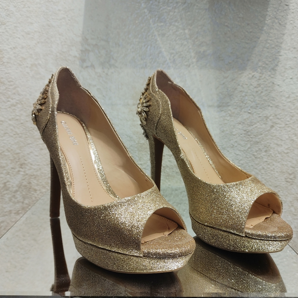 Gianni Bini heels 8.5